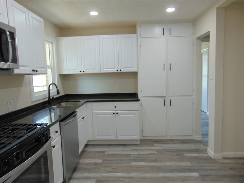10135 San Juan Avenue, Dallas TX 75228 - Photo 5
