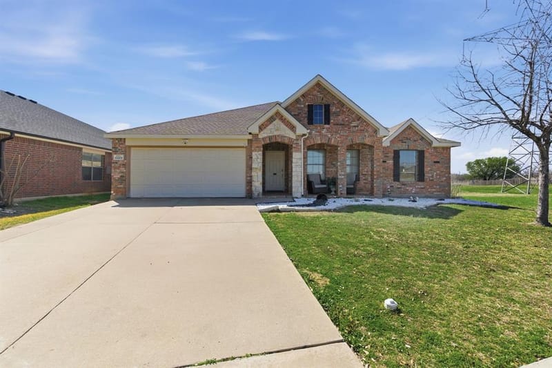 9469 Fox Hill Drive, Fort Worth TX 76131 - Photo 2