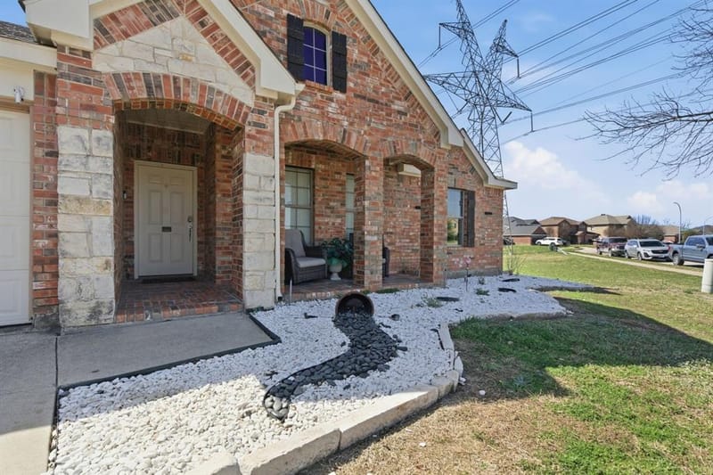 9469 Fox Hill Drive, Fort Worth TX 76131 - Photo 6