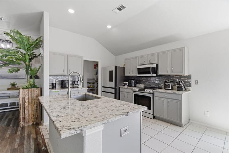 9469 Fox Hill Drive, Fort Worth TX 76131 - Photo 17