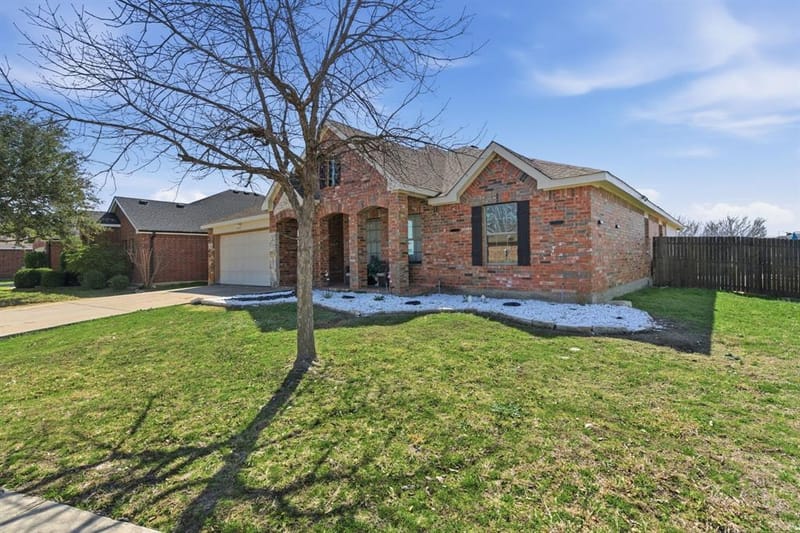 9469 Fox Hill Drive, Fort Worth TX 76131 - Photo 4