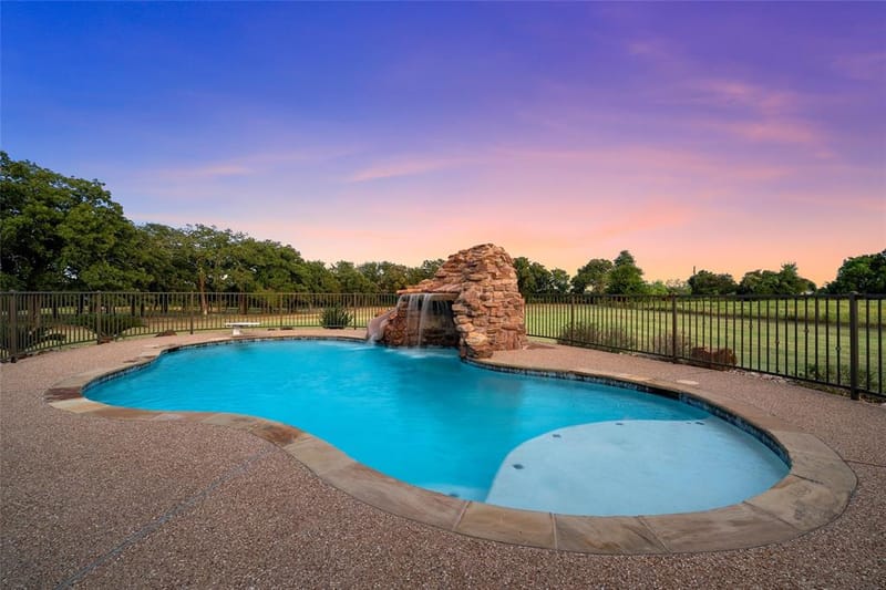225 County Road 423, Lorena TX 76655 - Photo 6