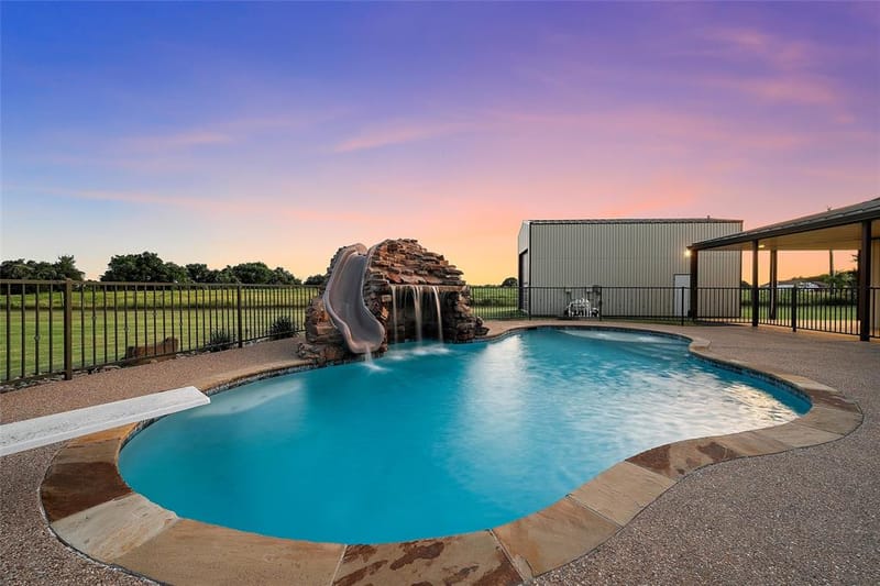 225 County Road 423, Lorena TX 76655 - Photo 7
