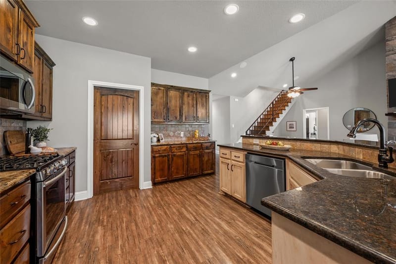 225 County Road 423, Lorena TX 76655 - Photo 18
