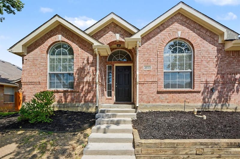 2033 Piedmont Drive, Lewisville TX 75067 - Photo 2