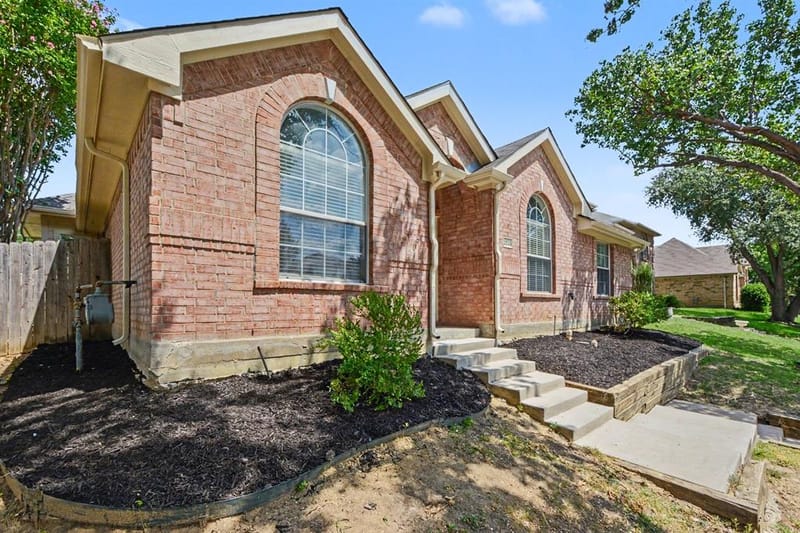 2033 Piedmont Drive, Lewisville TX 75067 - Photo 3
