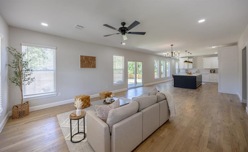 1321 E Magnolia Avenue, Fort Worth TX 76104 - Photo 7