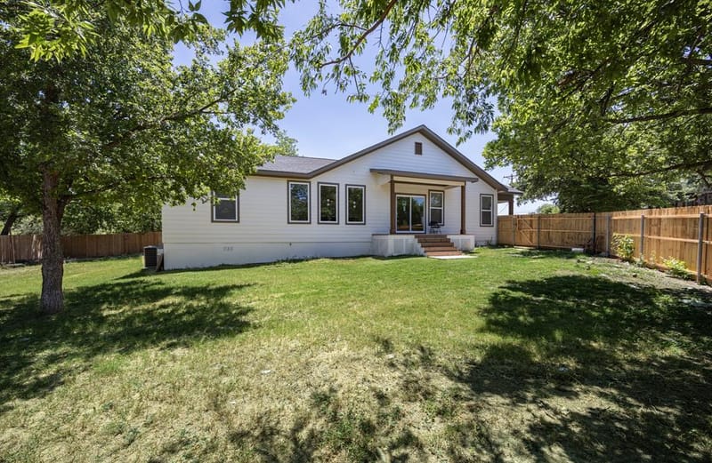 1321 E Magnolia Avenue, Fort Worth TX 76104 - Photo 29