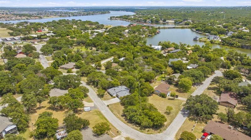 1005 Spanish Trail Drive, Granbury TX 76048 - Photo 32