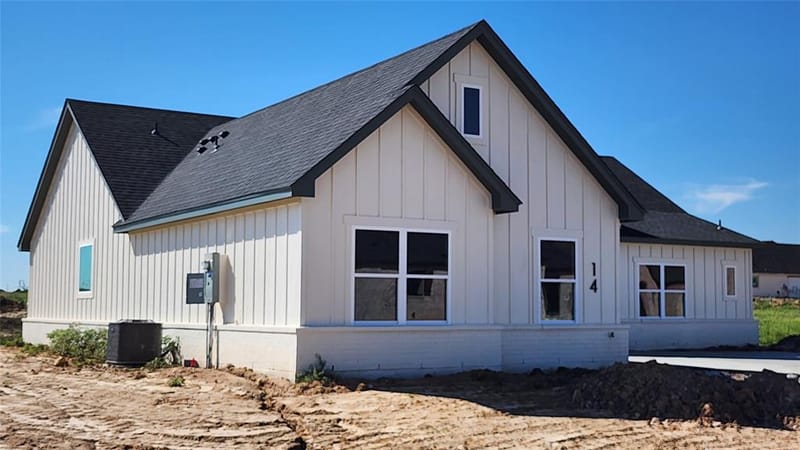 145 Legends Way, Bridgeport TX 76246 - Photo 2