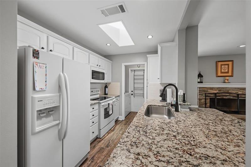 23 Park Lane, Bedford TX 76021 - Photo 13
