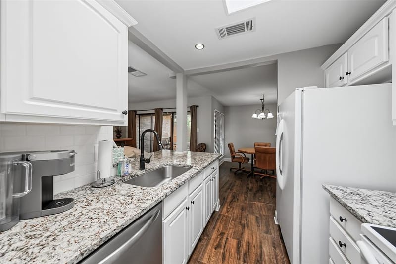 23 Park Lane, Bedford TX 76021 - Photo 17