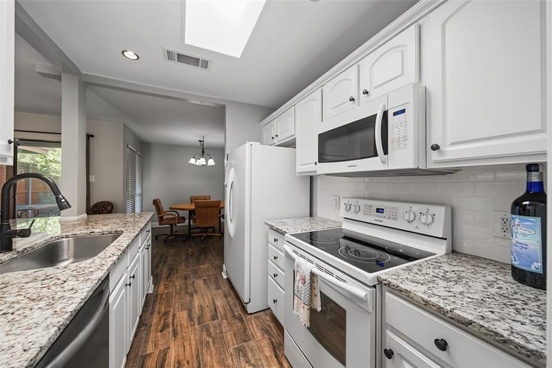 23 Park Lane, Bedford TX 76021 - Photo 16