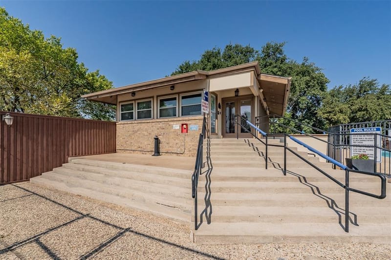 23 Park Lane, Bedford TX 76021 - Photo 36