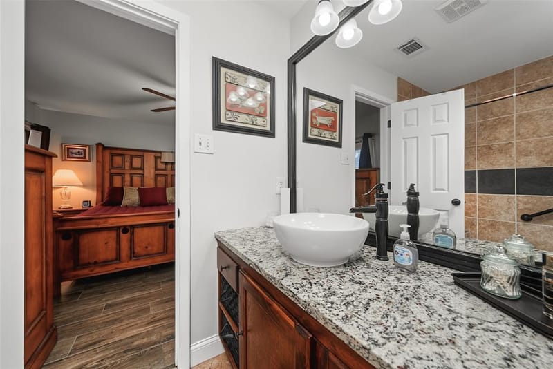 23 Park Lane, Bedford TX 76021 - Photo 28