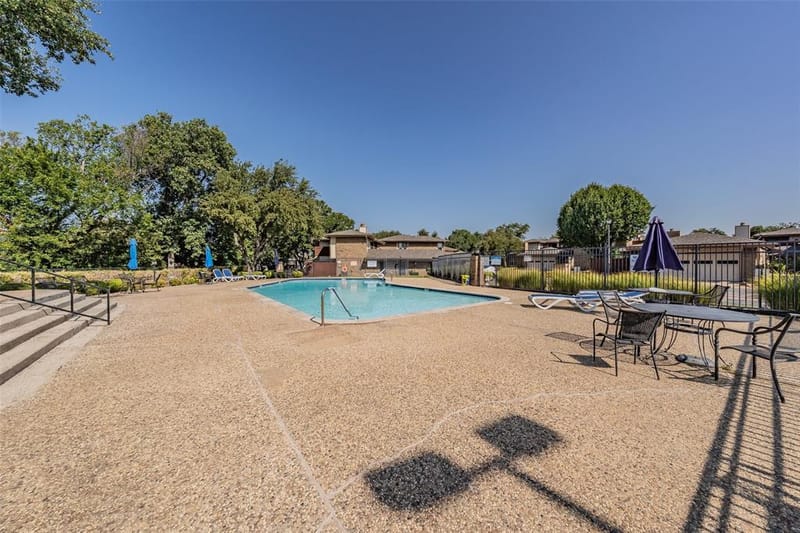 23 Park Lane, Bedford TX 76021 - Photo 37