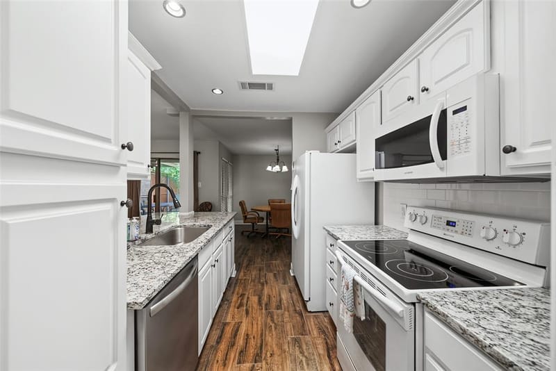 23 Park Lane, Bedford TX 76021 - Photo 15