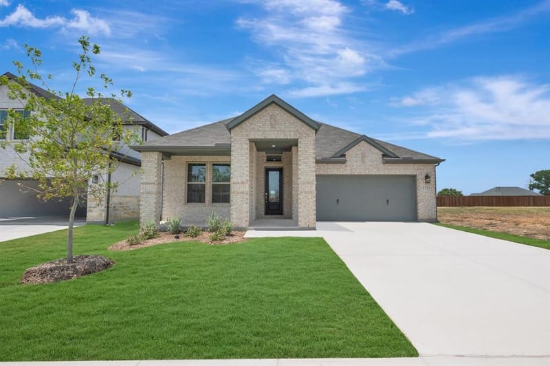 1733 Nesting Robin Lane, Denton TX 76249 - Photo 2