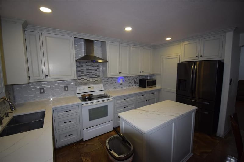 8516 Torreon Court, Dallas TX 75217 - Photo 2