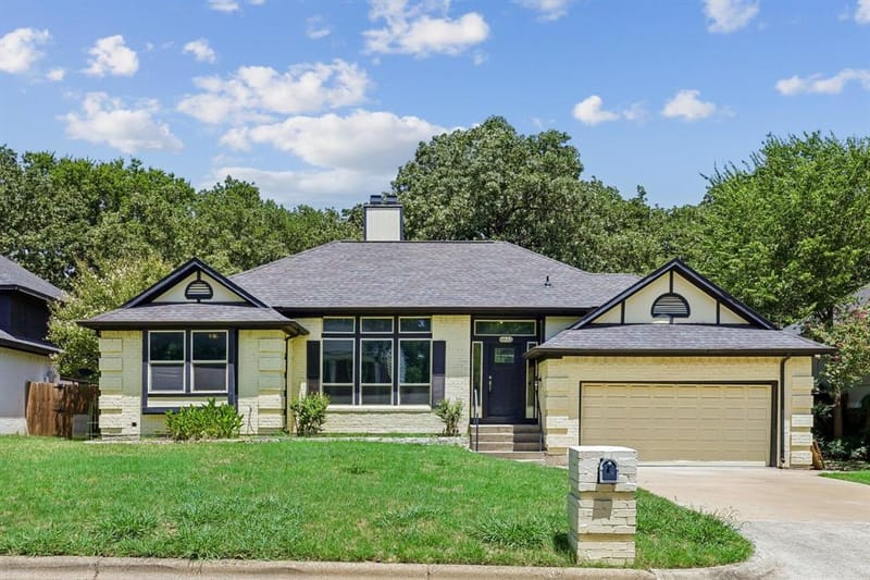6833 Parkwood Drive, North Richland Hills TX 76182 - Photo 24