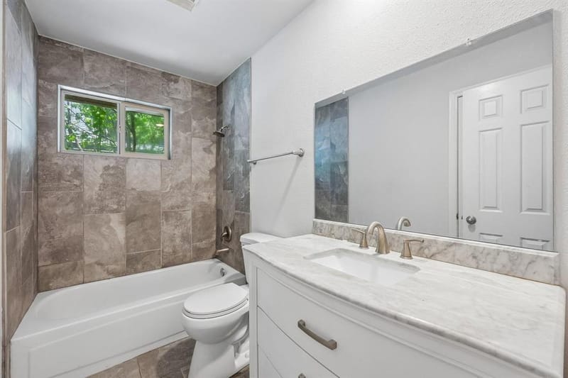 6833 Parkwood Drive, North Richland Hills TX 76182 - Photo 11