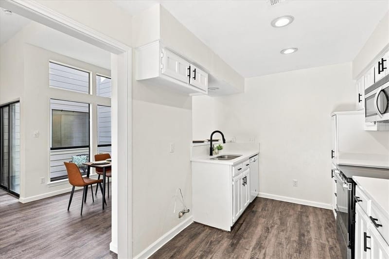 2945 Allister Street, Dallas TX 75229 - Photo 9