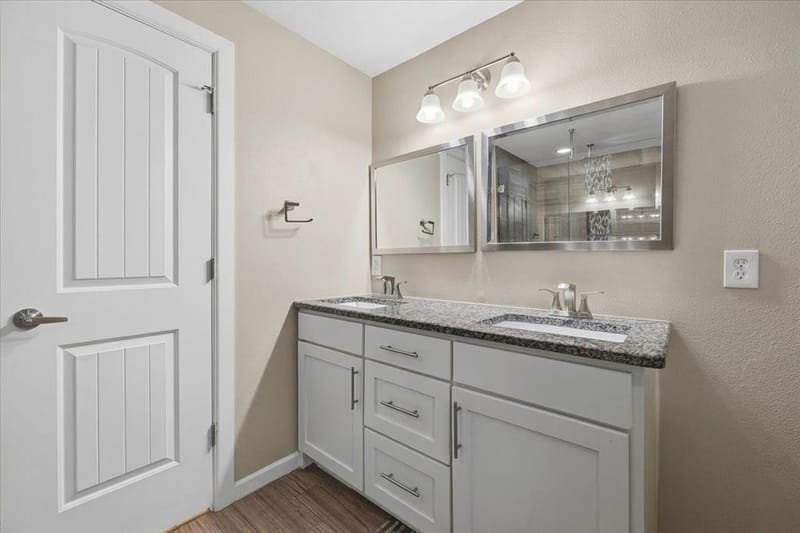 401 N Bailey Avenue, Fort Worth TX 76107 - Photo 16