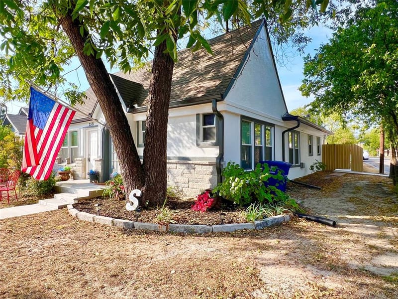 2501 Austin Avenue, Brownwood TX 76801
