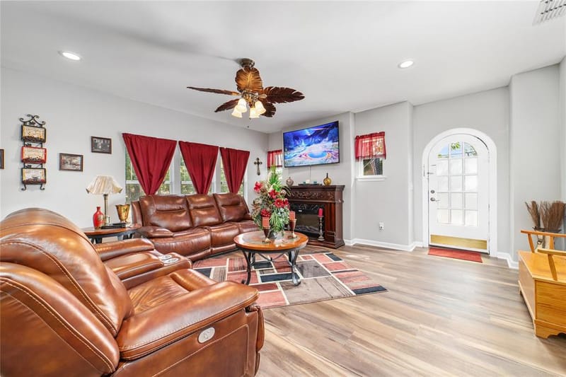 2501 Austin Avenue, Brownwood TX 76801 - Photo 10