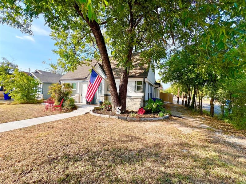 2501 Austin Avenue, Brownwood TX 76801 - Photo 4