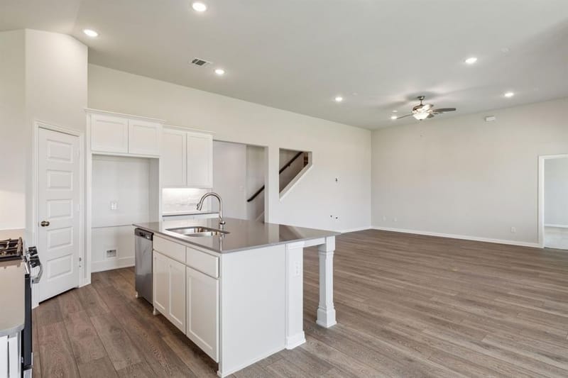 724 Metallic Tree Lane, Van Alstyne TX 75495 - Photo 11