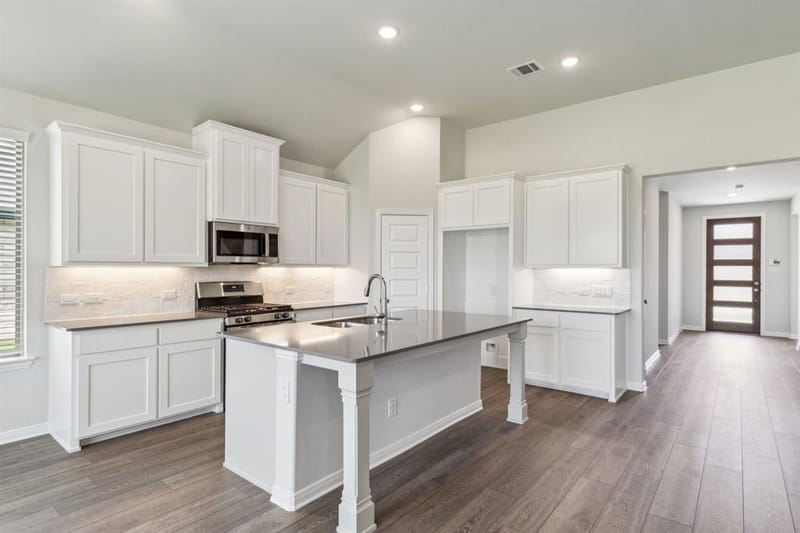 724 Metallic Tree Lane, Van Alstyne TX 75495 - Photo 4