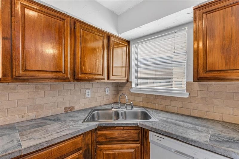 1908 Cloisters Drive # 511, Arlington TX 76011 - Photo 15