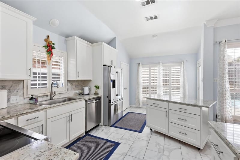 9427 Ponderosa Trail, Irving TX 75063 - Photo 17
