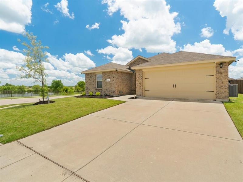 808 Watermill Road, Royse City TX 75189