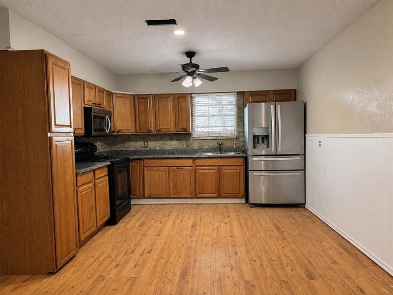 6904 Clover Leaf Drive, Brownwood TX 76801 - Photo 3