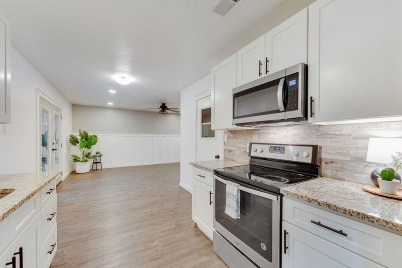 913 Childers Avenue, Benbrook TX 76126 - Photo 10