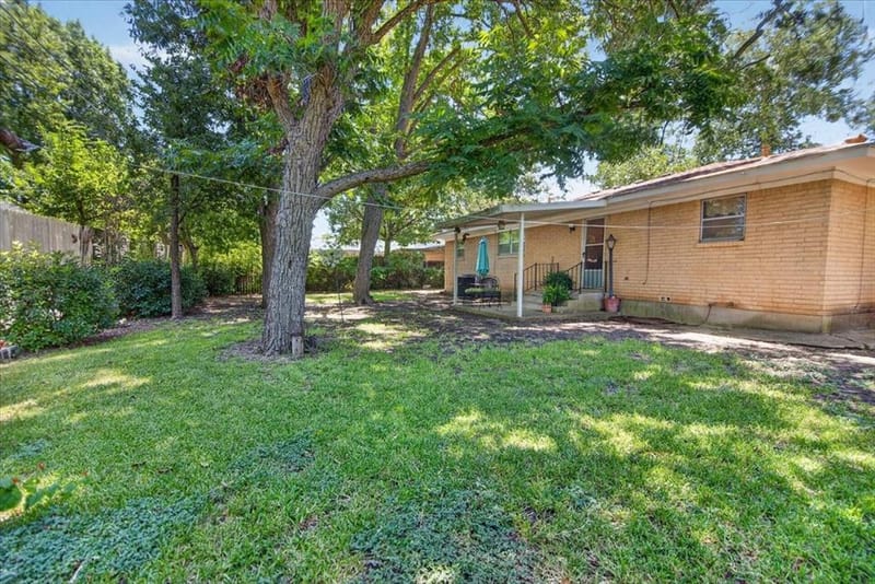 307 Estates Drive, Woodway TX 76712 - Photo 13