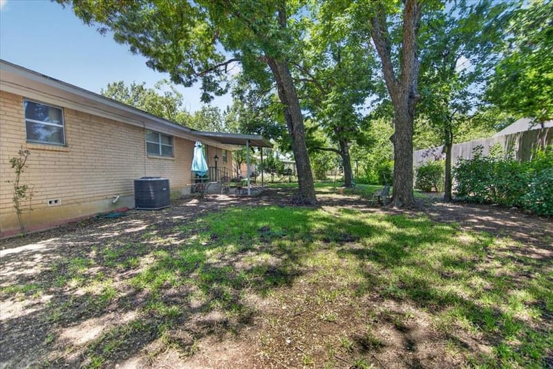 307 Estates Drive, Woodway TX 76712 - Photo 12