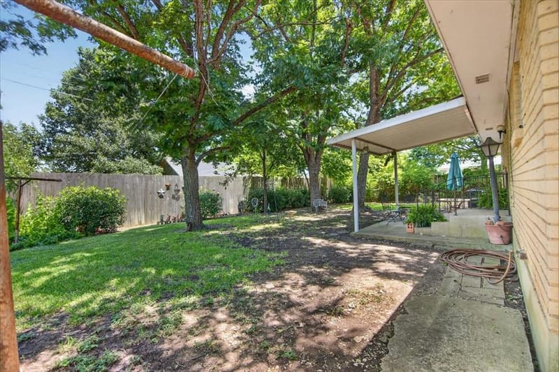 307 Estates Drive, Woodway TX 76712 - Photo 14