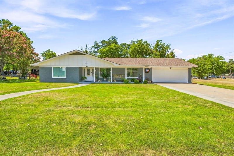 816 S Texas Street, De Leon TX 76444 - Photo 2