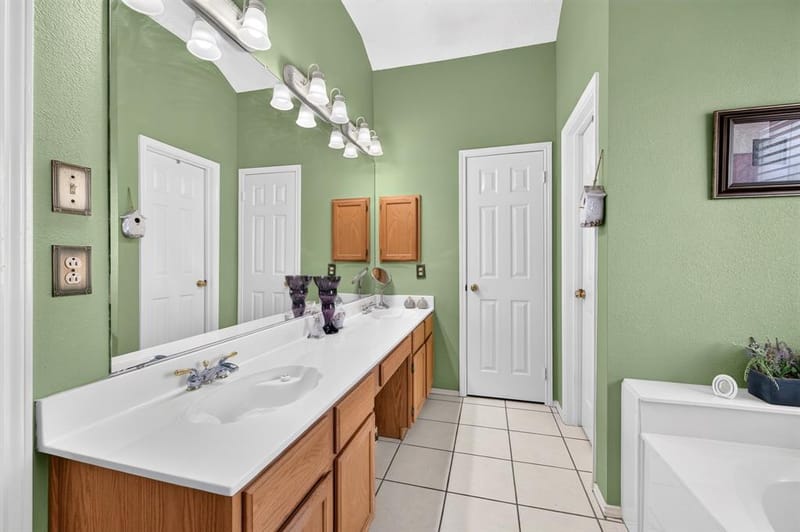 1926 Oak Bend Lane, Garland TX 75040 - Photo 10