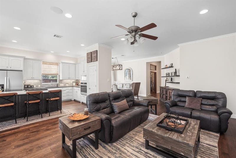 8541 Thorne Drive, Lantana TX 76226 - Photo 10