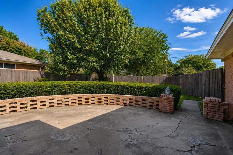 1560 Mapleton Drive, Dallas TX 75228 - Photo 3