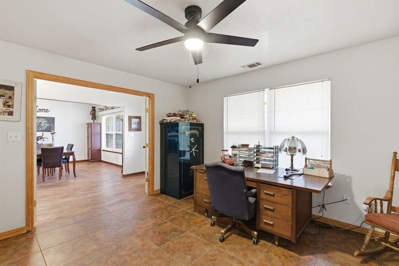 301 Rhoades Lane, Springtown TX 76082 - Photo 22