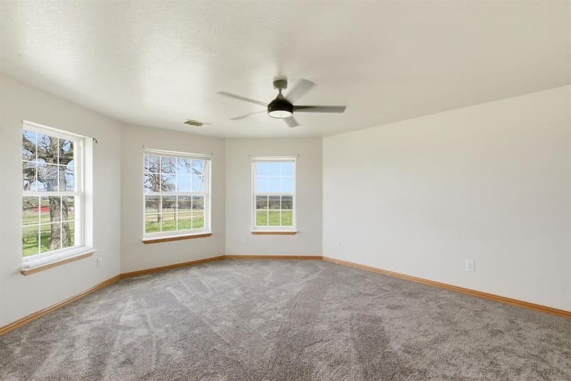 301 Rhoades Lane, Springtown TX 76082 - Photo 10
