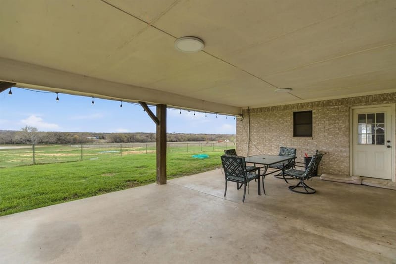 301 Rhoades Lane, Springtown TX 76082 - Photo 33
