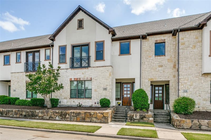 1132 Hemingway Lane, Irving TX 75063
