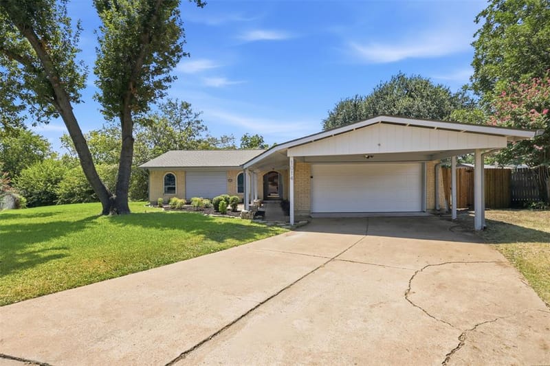 1014 Mountview Court, Carrollton TX 75006 - Photo 2