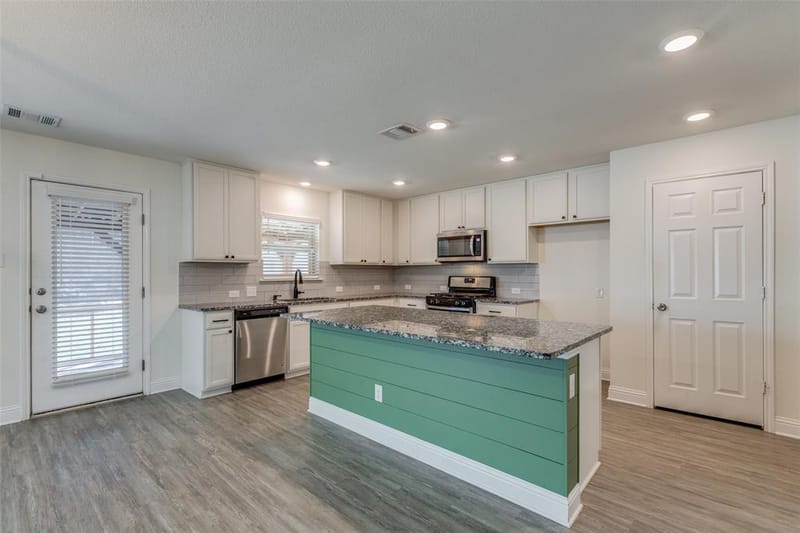 2604 Wesley Avenue, Aubrey TX 76227 - Photo 9